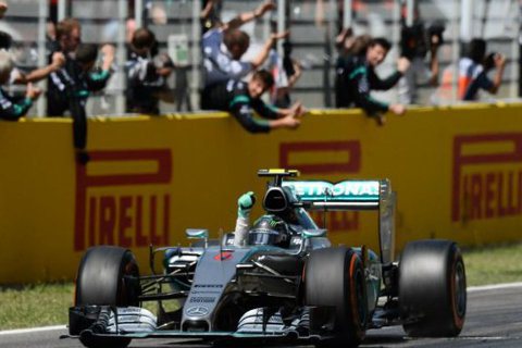 <u>Rosberg</u>硬起來 F1西班牙站電爆隊友奪首勝