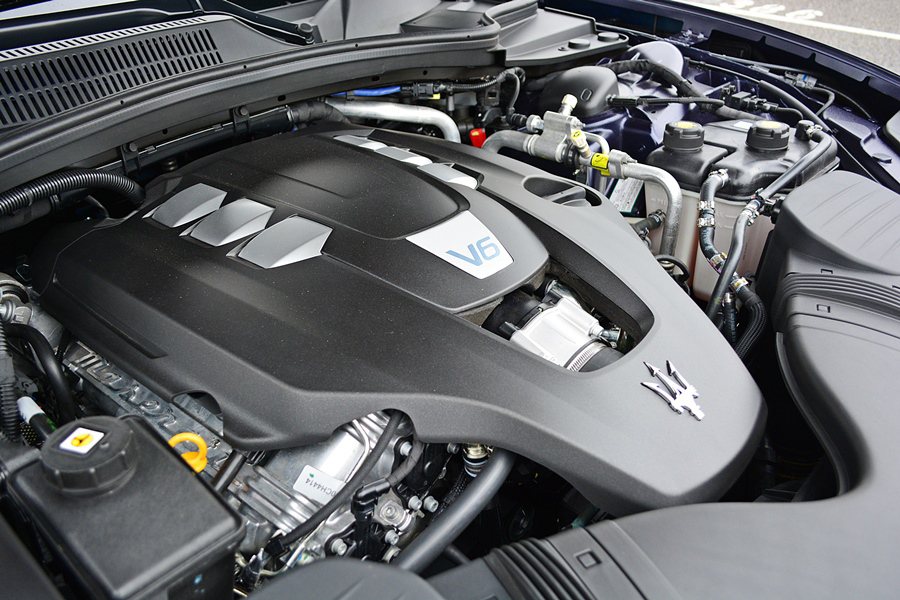 搭載的動力係和Quattroporte S Q4相同的3.0升 V6缸內直噴雙渦...