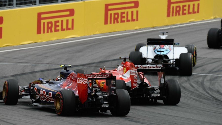 Vettel表示賽車升級有效！從開賽第16位一路殺到第5名，維持在數學理論上奪得世界冠軍的機率。 F1提供