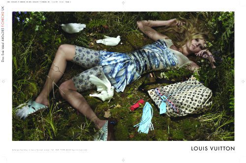 名模萊拉史東代言LV春夏廣告，與和平鴿入鏡。圖／LV提供