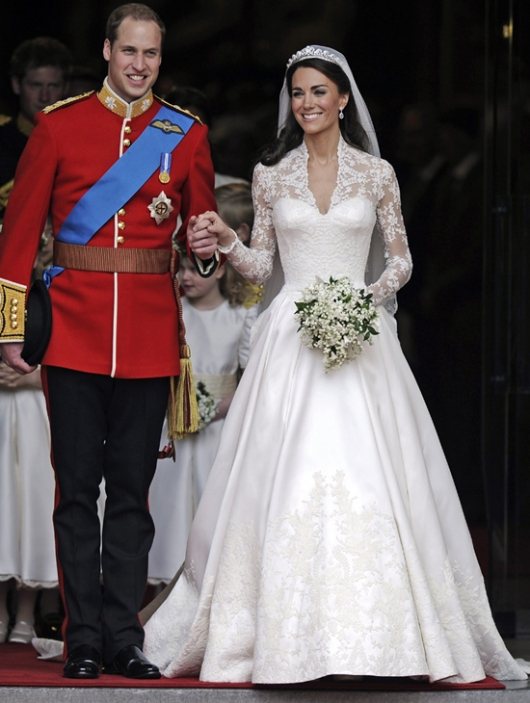 凱特王妃的婚紗由亞歷山大麥昆旗下設計師莎拉‧柏頓（Sarah Burton）打造...