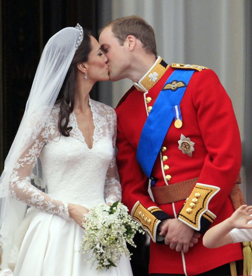 安娜溫圖今年最轟動的「婚禮」為9月號主題，從威廉與凱特的大婚起，時尚界充滿結婚氣息。圖／美聯社