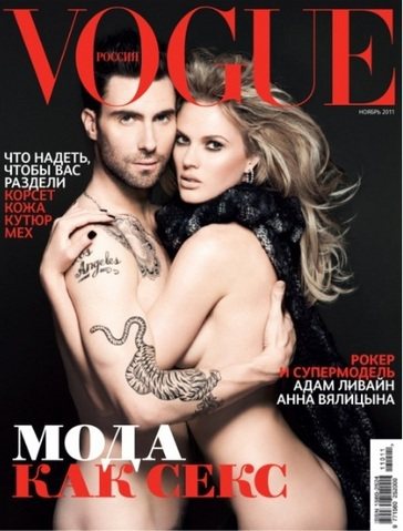 Adam Levine與Anne Vyalitsyna曾一起全裸登上俄羅斯VOGUE封面及拍攝性感火辣的內頁。圖／擷取自fashionone.com