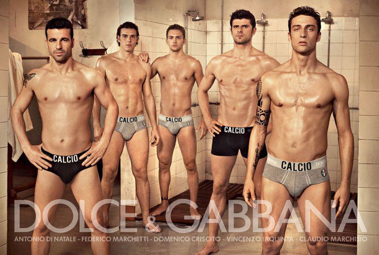 Dolce&Gabbana2010年讓義大利球員們穿上內褲拍廣告，迷翻一票女球迷。圖／Dolce&Gabbana提供