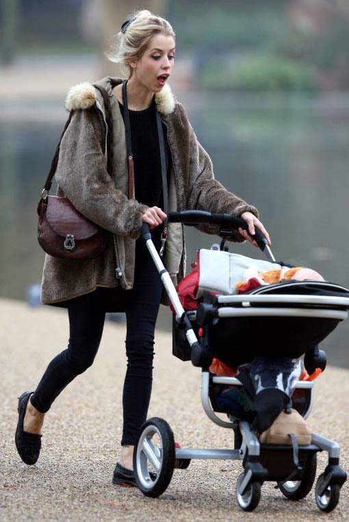 已經是個孩子的媽的Peaches Geldof，穿著打扮是街頭時髦媽媽代表。圖／達志影像