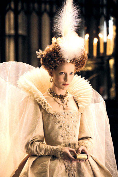 凱特布蘭琪在「伊莉莎白」續集電影「金色年華」中造型。圖／環球提供