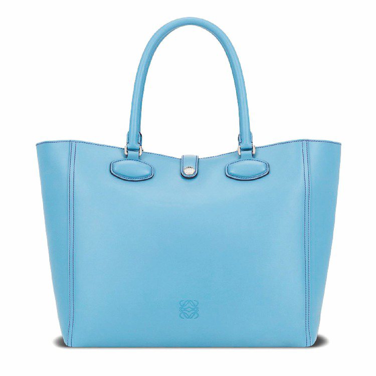 LOEWE春夏淺藍Leo手提袋、45,000元。圖／LOEWE提供