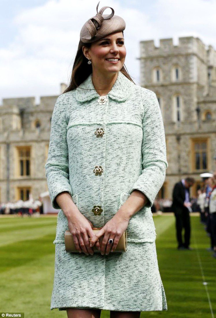在宣布懷有身孕後，凱特的孕婦穿搭又再次成為焦點。現在小王子駕到，皇室熱潮旋風應該會持續好一陣子。圖／美聯社