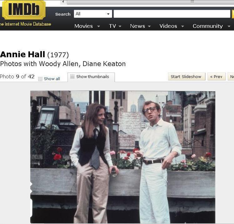伍迪艾倫的《安妮霍爾》一直是時尚指標電影，獲得了 V 雜誌創辦人 Cecilia Dean 的心。黛安基頓在片中的中性穿搭也是許多時尚品牌的參考範例。圖／擷取自IMDB