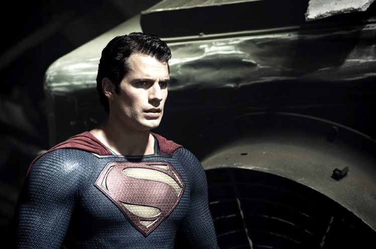 2013推出的《超人：鋼鐵英雄》，亨利卡維爾在一片反對聲浪襲擊下扮演超人克拉克肯特。圖／華納兄弟提供
