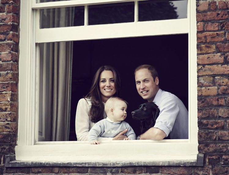 身為凱特王妃和威廉王子的第一個寶寶，最近最受人關注的明星寶貝就是喬治王子了。圖／...