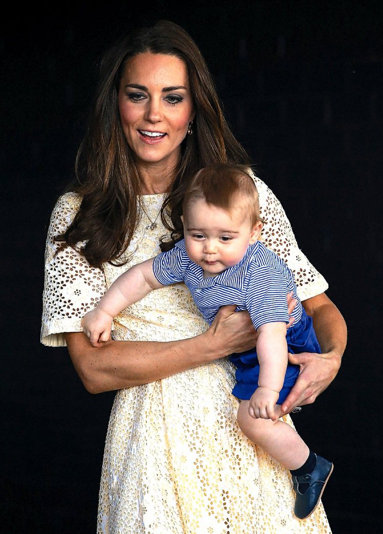 凱特王妃與兒子喬治王子的穿著，在他們訪問紐西蘭、澳洲期間，一直是媒體矚目的焦點。...