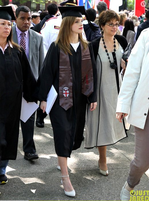 英國女星艾瑪華森近日從布朗大學畢業。圖／擷取自justjared.com