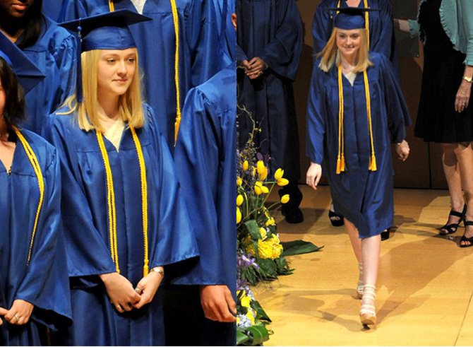 達柯塔芬妮 2011 年於高中畢業時穿著黃藍配色的學士袍，是否跟艾瑪史東在《蜘蛛人驚奇再起：電光之戰》中的造型很像呢？圖／擷取自popsugar.com
