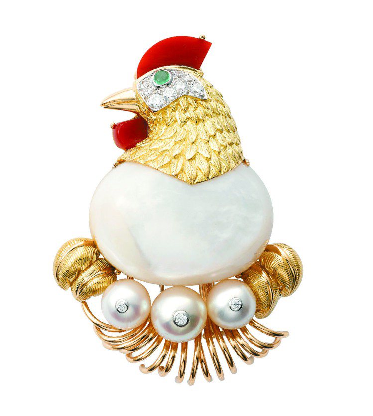 1957年製作的母雞造型胸針，卡地亞重製同款胸針。圖／Cartier提供