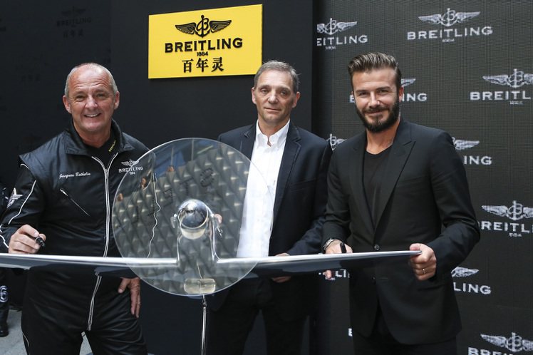 今年6月，百年靈（Breitling）在北京芳草地為自家計時錶款 Chronom...