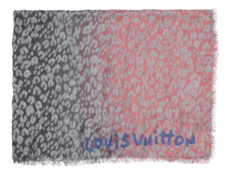 LV豹紋漸層絲巾，30,300元。圖／LV提供