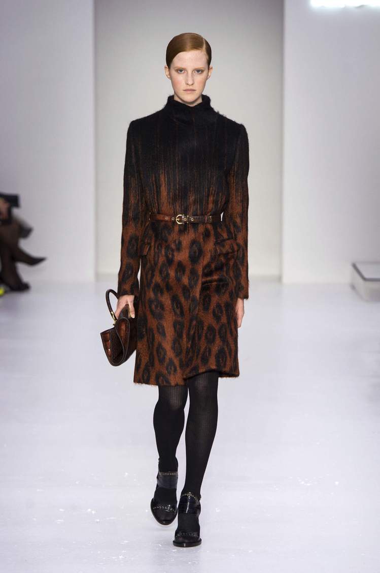 Ferragamo 的豹紋外套，優雅貴氣。圖／ Ferragamo 提供