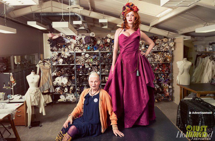 Christina Hendricks 與設計師Vivienne Westwood。圖／擷自justjared.com