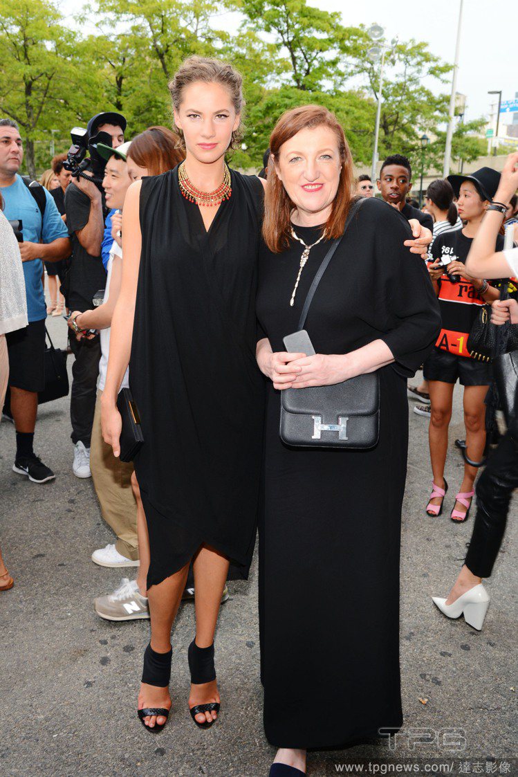 艾瑪費雷爾（左）將加入今年巴黎時裝周LANVIN服裝秀。圖／達志影像
