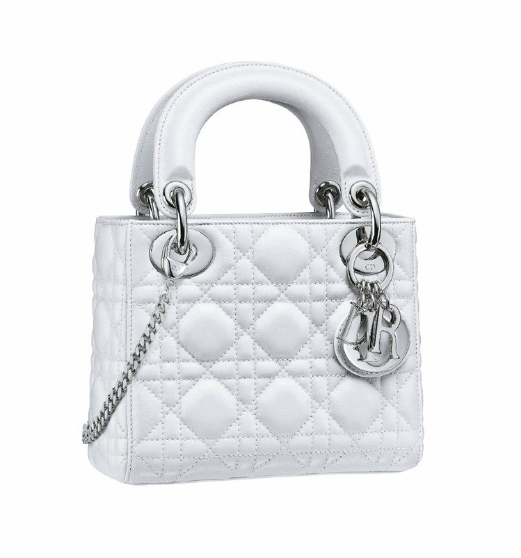 Lady Dior白色小型小羊皮鏈帶提包，99,000元。圖／Dior提供