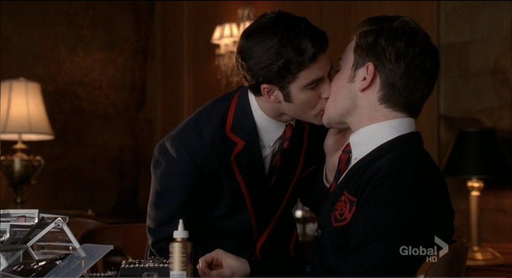 《歡樂合唱團》（Glee）的  Kurt Hummel與 Blaine Anderson這對帥氣可愛的同志情侶深受歡迎。圖／擷自kurtandblaineforever.wordpress.com