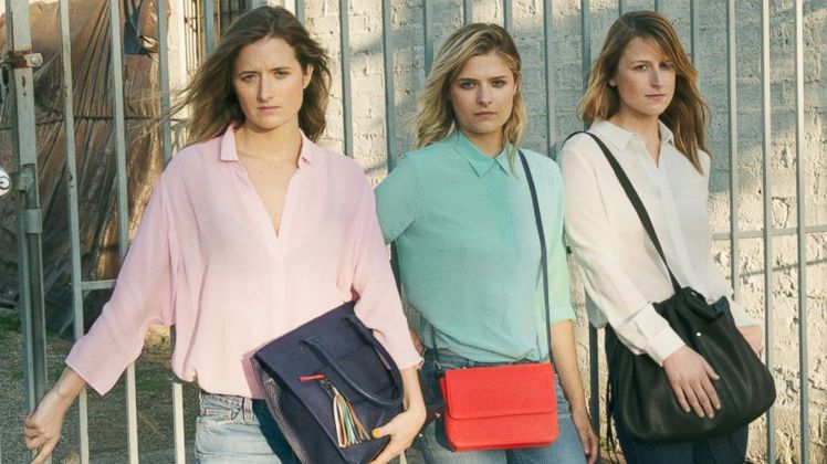 梅莉絲史翠普的三個女兒葛蕾絲（Grace）、露易莎（Louisa）、麥咪（Mamie）最近進軍時尚圈，受邀代言H&M的姊妹副牌「& Other」廣告。圖／「& Other」提供