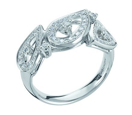 109472 萬寶龍摩納哥葛莉絲王妃系列高級珠寶玫瑰花瓣白金鑲鑽戒指，160,000元。圖／萬寶龍提供