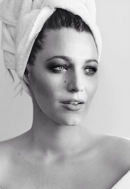 布蕾克萊佛莉加入時尚攝影師 Mario Testino 毛巾主題拍攝系列。圖／擷自instagram