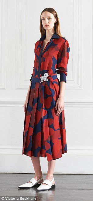Victoria Beckham 2016 早春系列服裝，展現簡約優雅風情。圖／擷自每日郵報