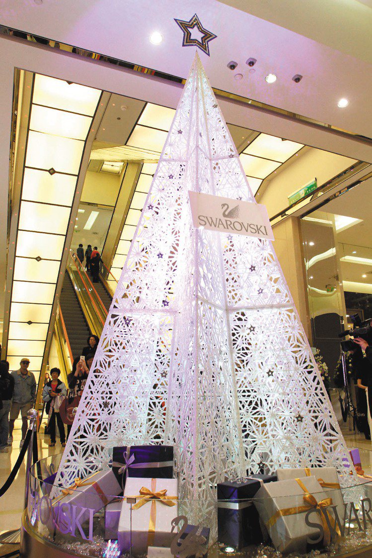 SWAROVSKI水晶聖誕樹。記者屠惠剛／攝影