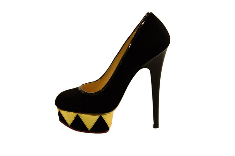 戰利品、穿搭好物：Charlotte Olympia Kaleidoscope Shoes 黑色高跟鞋。記者張志源／攝影