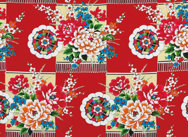 格紋國菊圖像，牡丹搭配幾何菊花，有日本家徽影子在其中，可見日本文化對台的影響。 圖／大塊文化提供