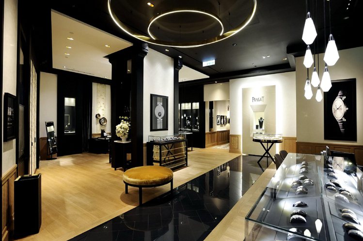 伯爵台北101全新設計概念專賣店以黑色及金色為主色調，尊爵優雅盡顯。圖／伯爵提供