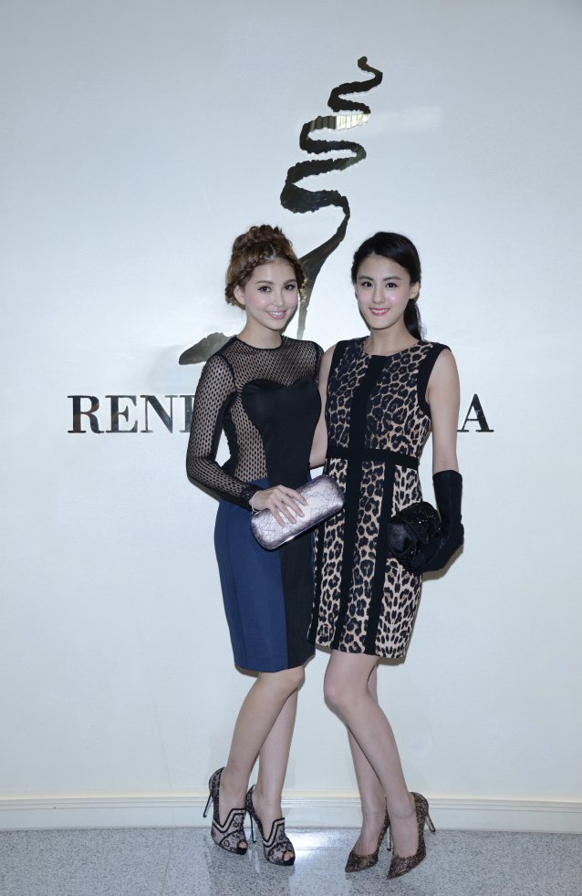 女星宋紀妍與昆凌展示RENE CAOVLLA秋冬鞋款。圖／RENE CAOVLLA提供