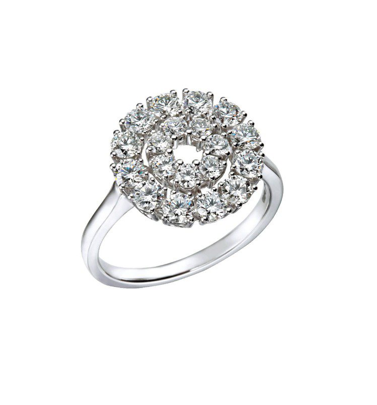 蕭邦頂級鑽石戒指，18K白金獨特爪鑲19顆總重1.30克拉鑽石31萬9, 000元。圖／迪生提供