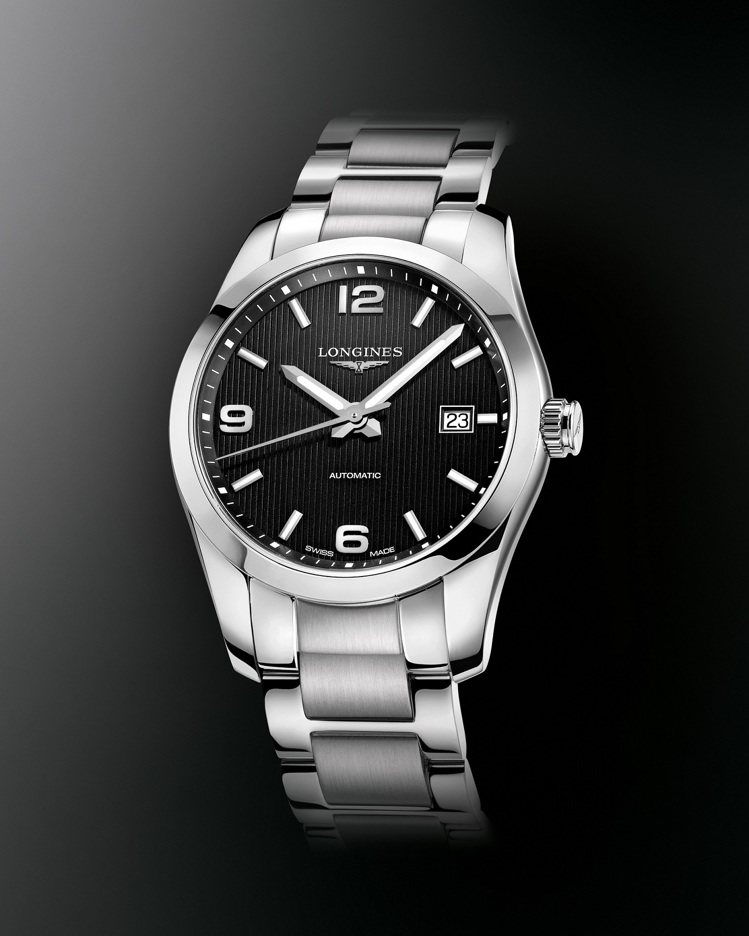 征服者經典系列不鏽鋼腕表，65,000元。圖／浪琴表提供