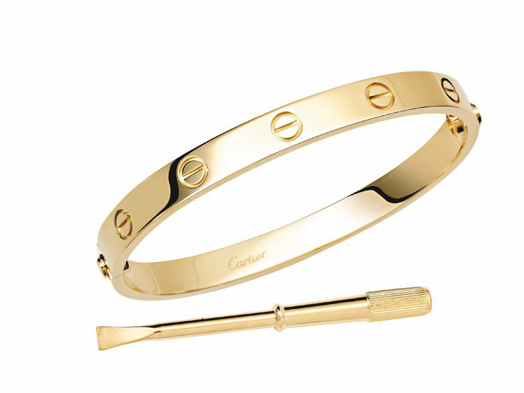 金宇彬私下比較喜歡配戴手環，卡地亞LOVE系列18K黃K金手環，約19萬元。圖／Cartier提供