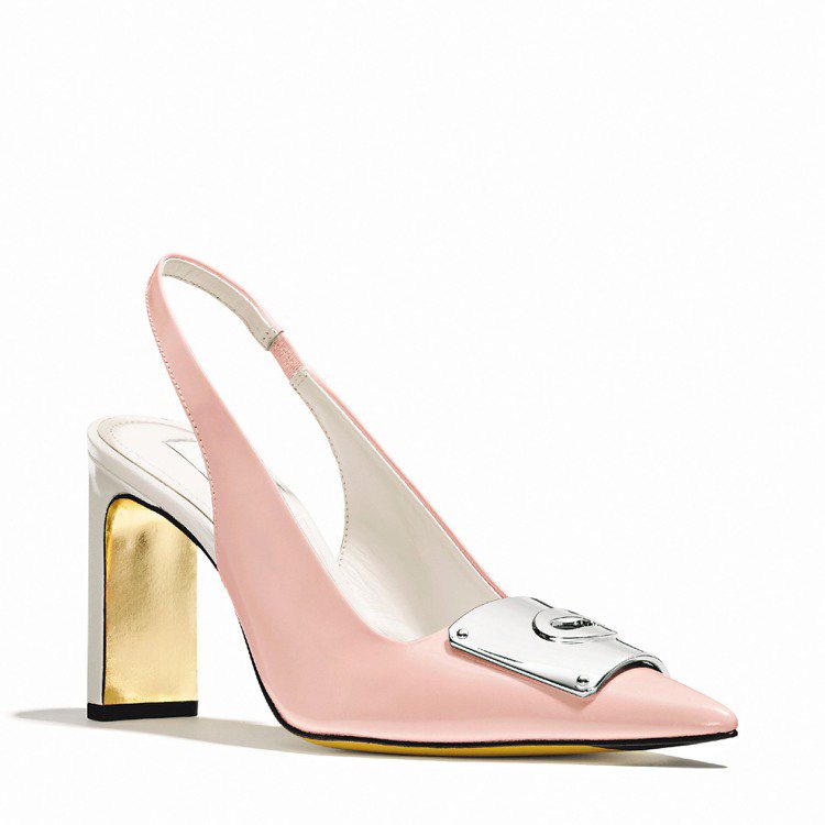 COACH Sloan高跟鞋，粉嫩、奢華色調，讓每一步都踏出活力感，15,800元。圖／COACH提供