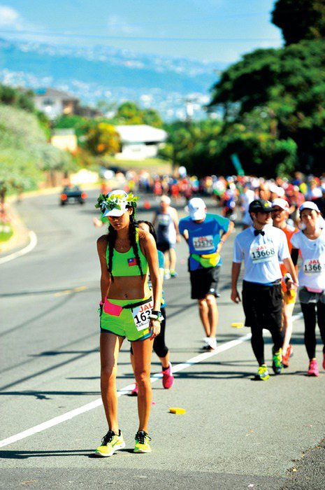 初接觸慢跑， 當然有遇過挫折，前幾年王麗雅去夏威夷留學時，正值馬拉松季， 於是...