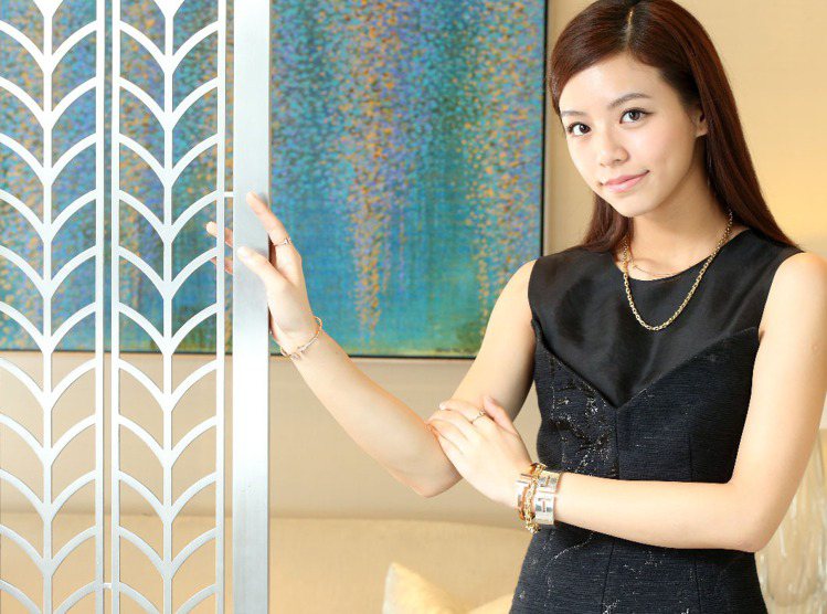 宋芸樺穿SHIATZY CHEN黑色短洋裝，展現Tiffany T珠寶系列的優雅魅力。記者陳立凱╱攝影