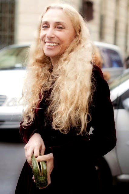 義大利版 VOGUE 雜誌總編輯 Franca Sozzani 是擁有一頭中分泡麵頭的時尚代表。圖／擷自models.com