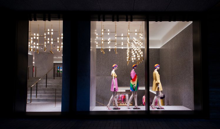 VALENTINO 香港廣東道旗艦店設計沿用創作總監 Maria Grazia Chiuri 與 Pierpaolo Piccioli 夥拍著名英國建築師 David Chipperfield 構思的創新概念。圖／VALENTINO提供