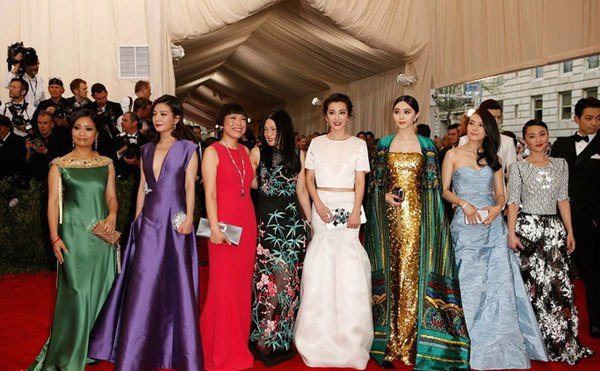 可能是因為這些女星都以安全牌造型為主，在本屆Met Gala中，本應享優勢的華人女星似乎有點被歐美女星搶盡風采。圖／擷自chinadailyasia.com