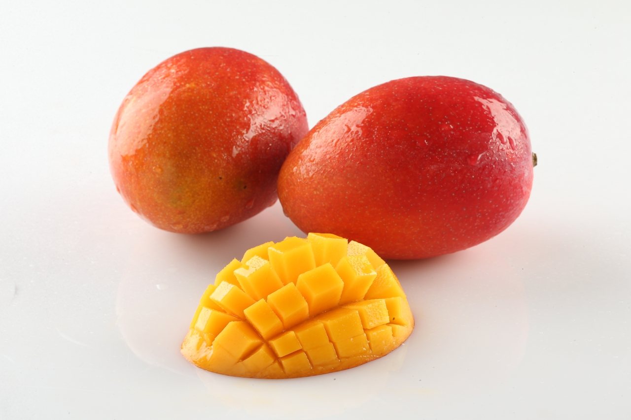 很多人知道葡萄柚不可以與降血壓藥一起吃，會加強藥效，但台灣盛產的芒果，也可能引發藥品交互作用。