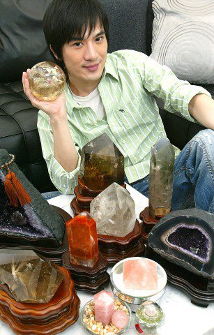 DJ林可家中有許多水晶裝置藝術。記者高智洋／攝影