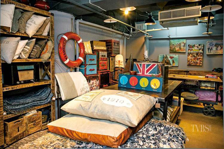葉裕清將自己的家具家飾店「童年」也搬到這裡，不只展現原創風格，也讓調性更清晰。圖／TVBS周刊