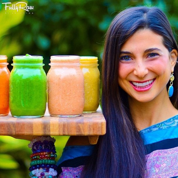 一點進去Kristina Carrillo-Bucaram的 instagram，就會被她滿滿鮮艷顏色的蔬果照片吸引，擁有迷人笑容的Kristina，在她18歲那年開始了全素食生活，至今已超過９年的時間。圖／she.com Taiwan