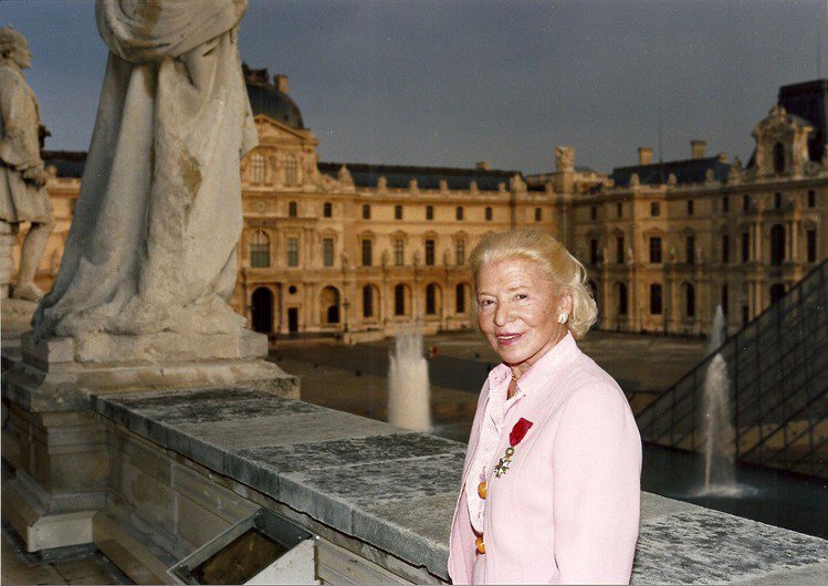 法國時尚品牌 CARVEN 創辦人Carven 女士於週一過世，享壽 105 歲。圖／藍鐘提供