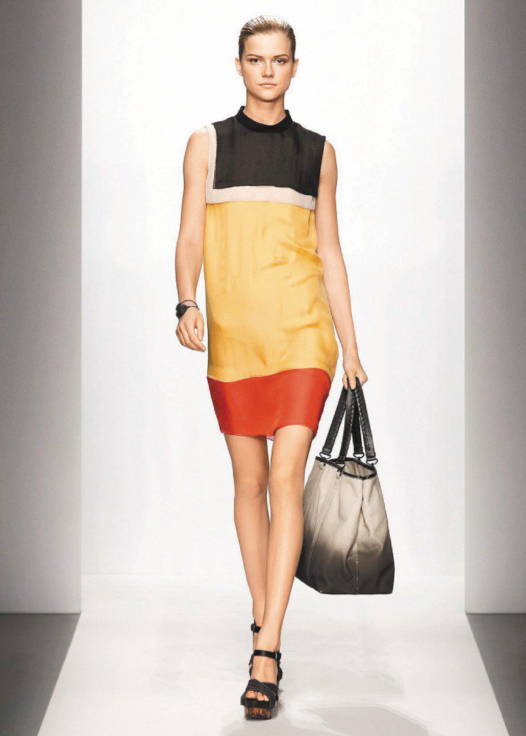 Bottega Veneta早春主打短洋裝展現活力時尚。圖／Bottega Veneta提供